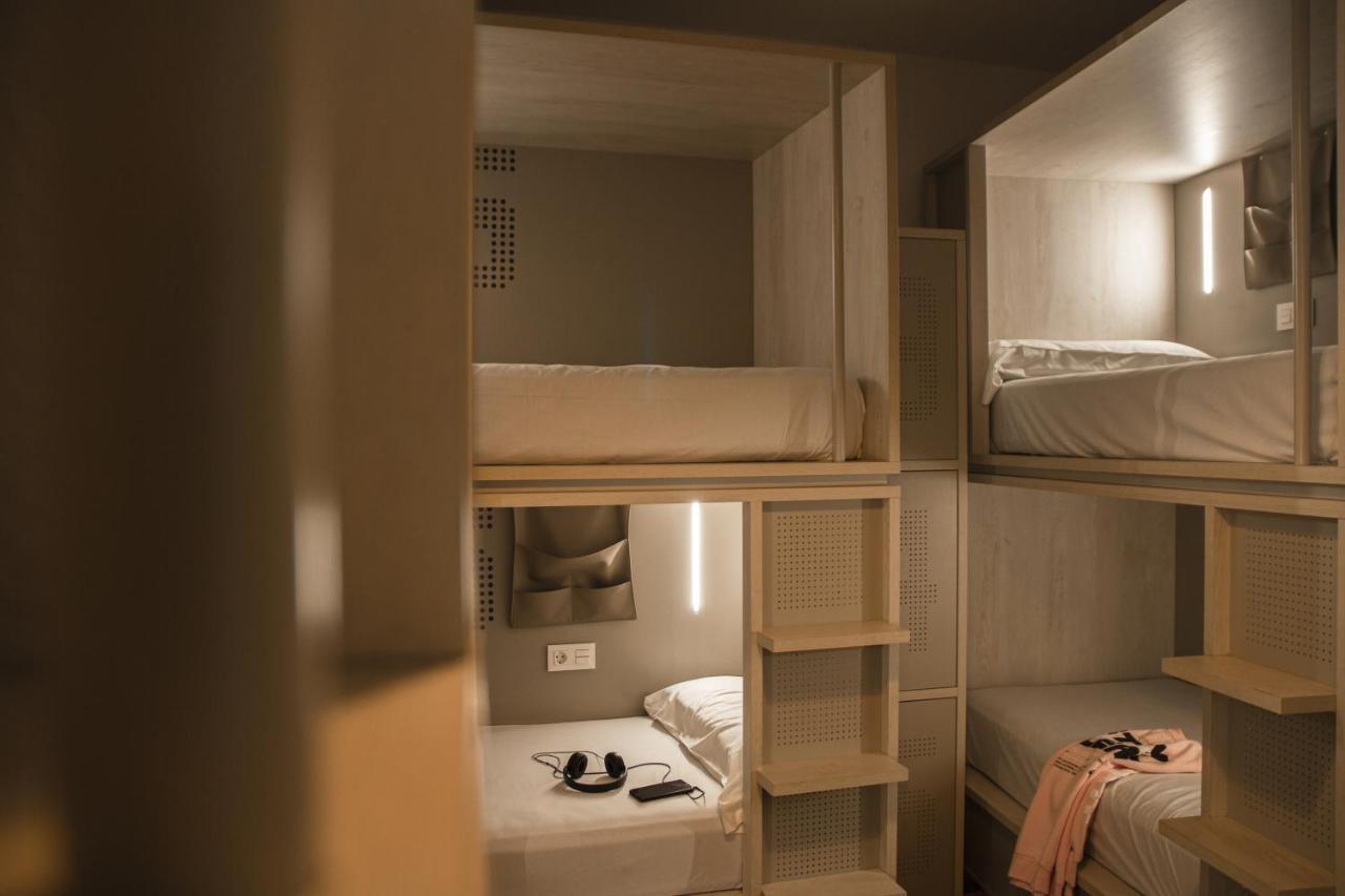 Bed 8-Bed Mixed Dormitory Room Private Bathroom